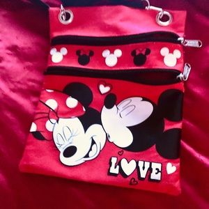Mickey & Minnie passport bag